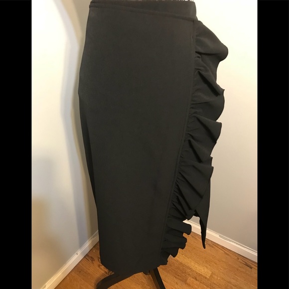 boutique Dresses & Skirts - 💕Boutique Beautiful Black Ruffle Skirt, NWT Sz 20